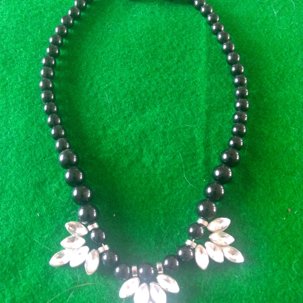 Pretty necklace & earrings